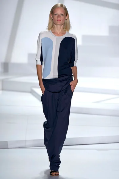 Look 27